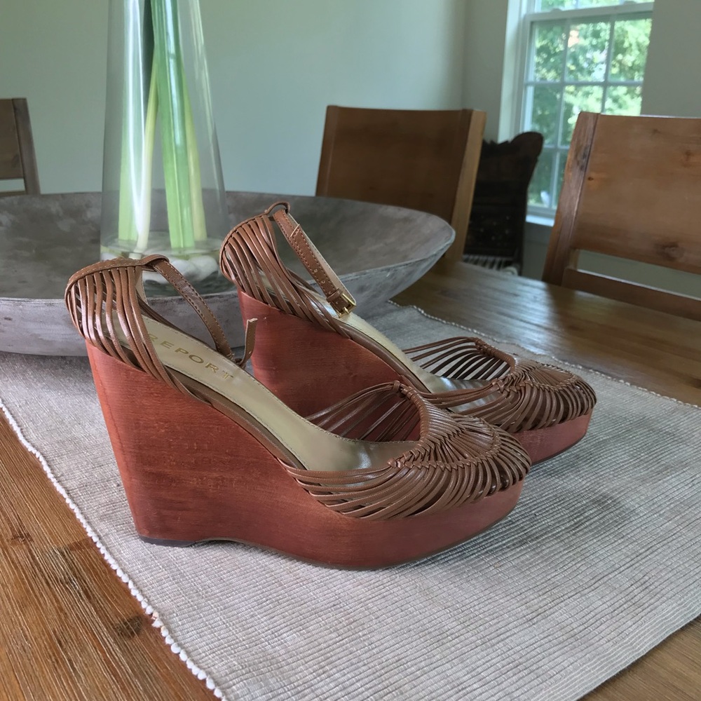 NWOT Report Wedge Heels